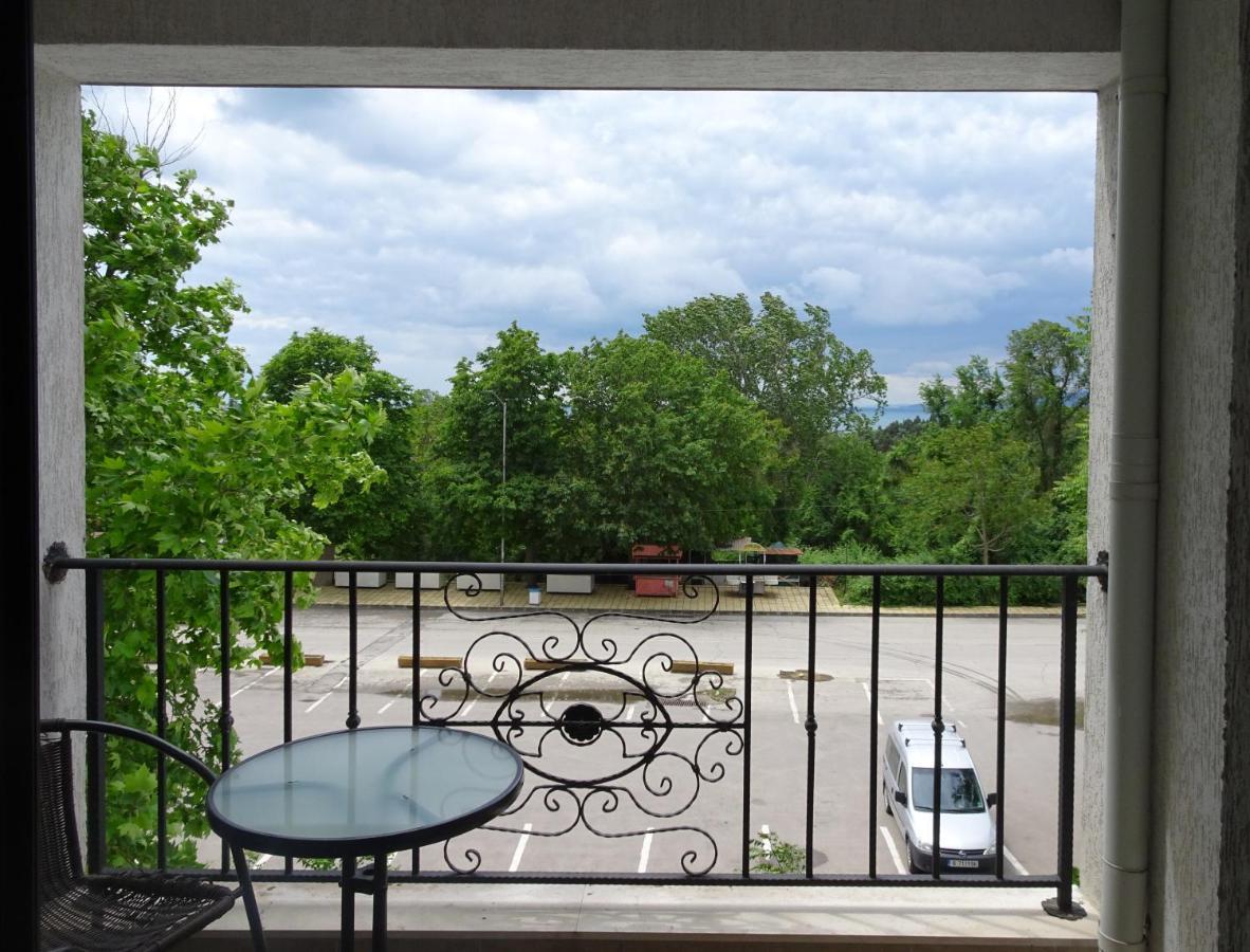 Private Apartments In White Rock Castle บัลชิค ภายนอก รูปภาพ