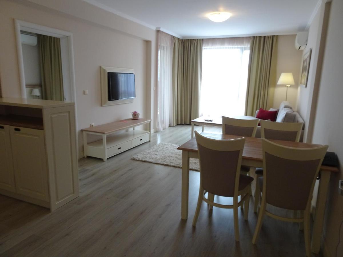 Private Apartments In White Rock Castle บัลชิค ภายนอก รูปภาพ