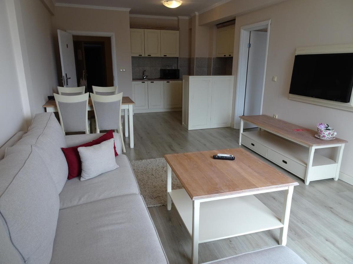 Private Apartments In White Rock Castle บัลชิค ภายนอก รูปภาพ