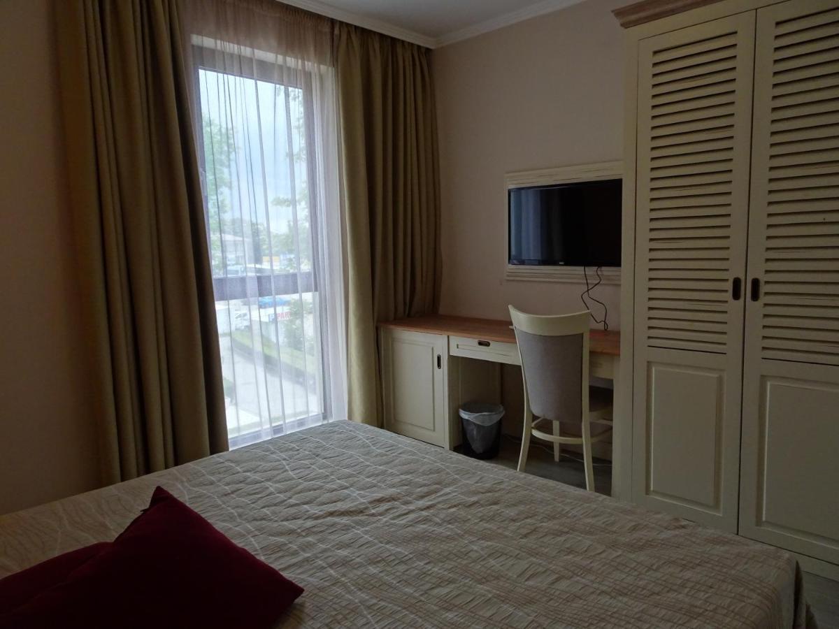 Private Apartments In White Rock Castle บัลชิค ภายนอก รูปภาพ