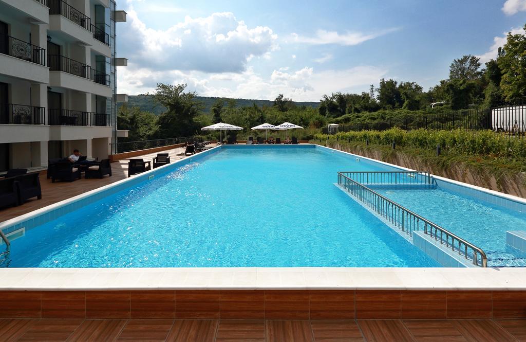 Private Apartments In White Rock Castle บัลชิค ภายนอก รูปภาพ